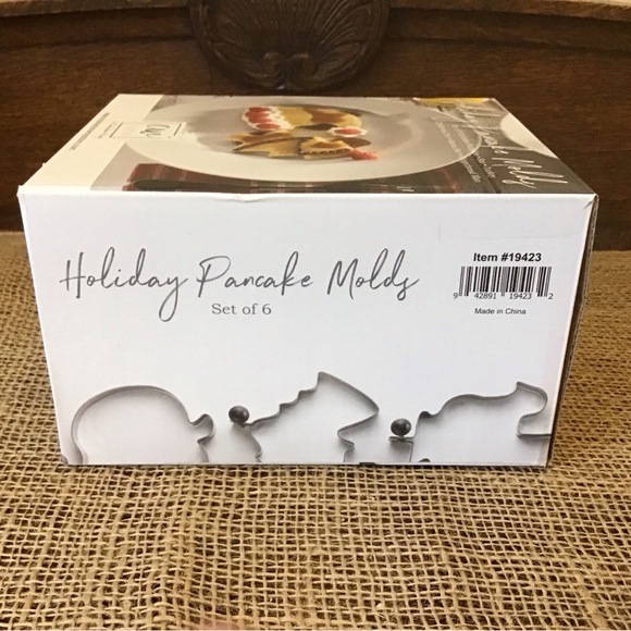 NWT Holiday Pancake Molds. 6 stainless steel with adjustable handles. - Picture 11 of 12